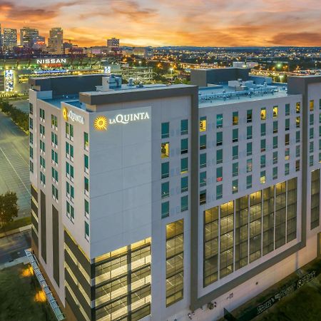 La Quinta Inn & Suites By Wyndham Nashville Downtown Stadium Exterior photo